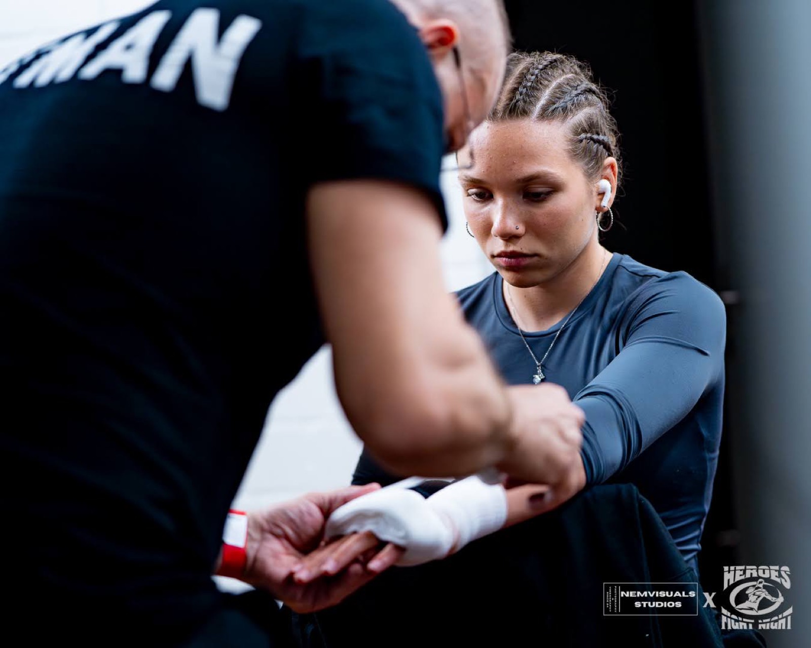 Eva Tschanz getting hands wrapped before fight